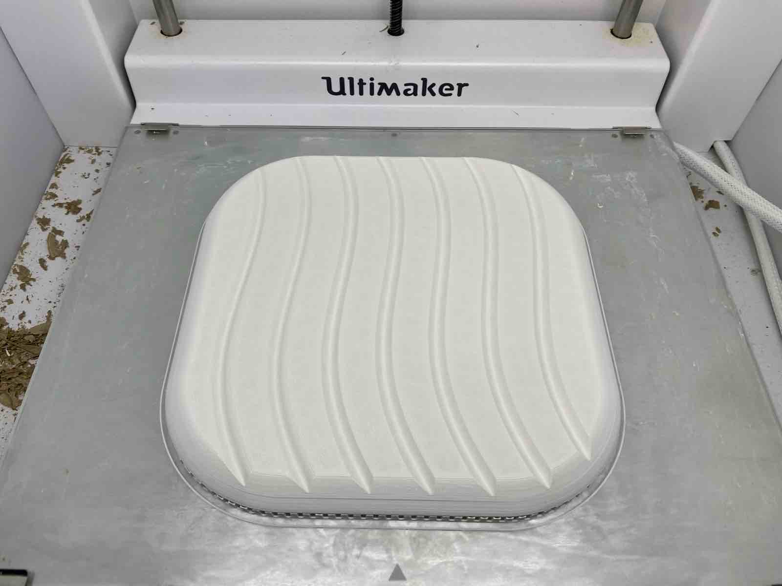 3D-printed wave-textured top shell on the Ultimaker print bed