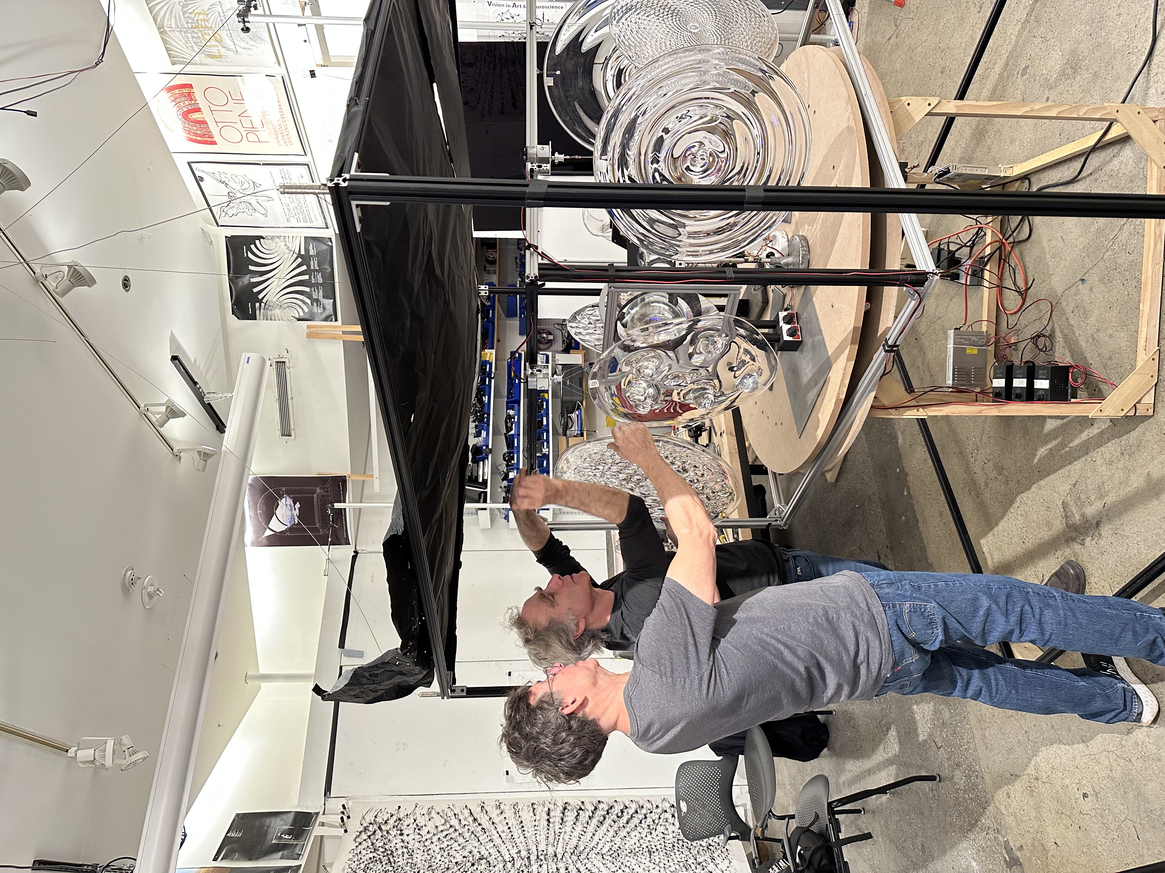 Lens and mirror arrangement