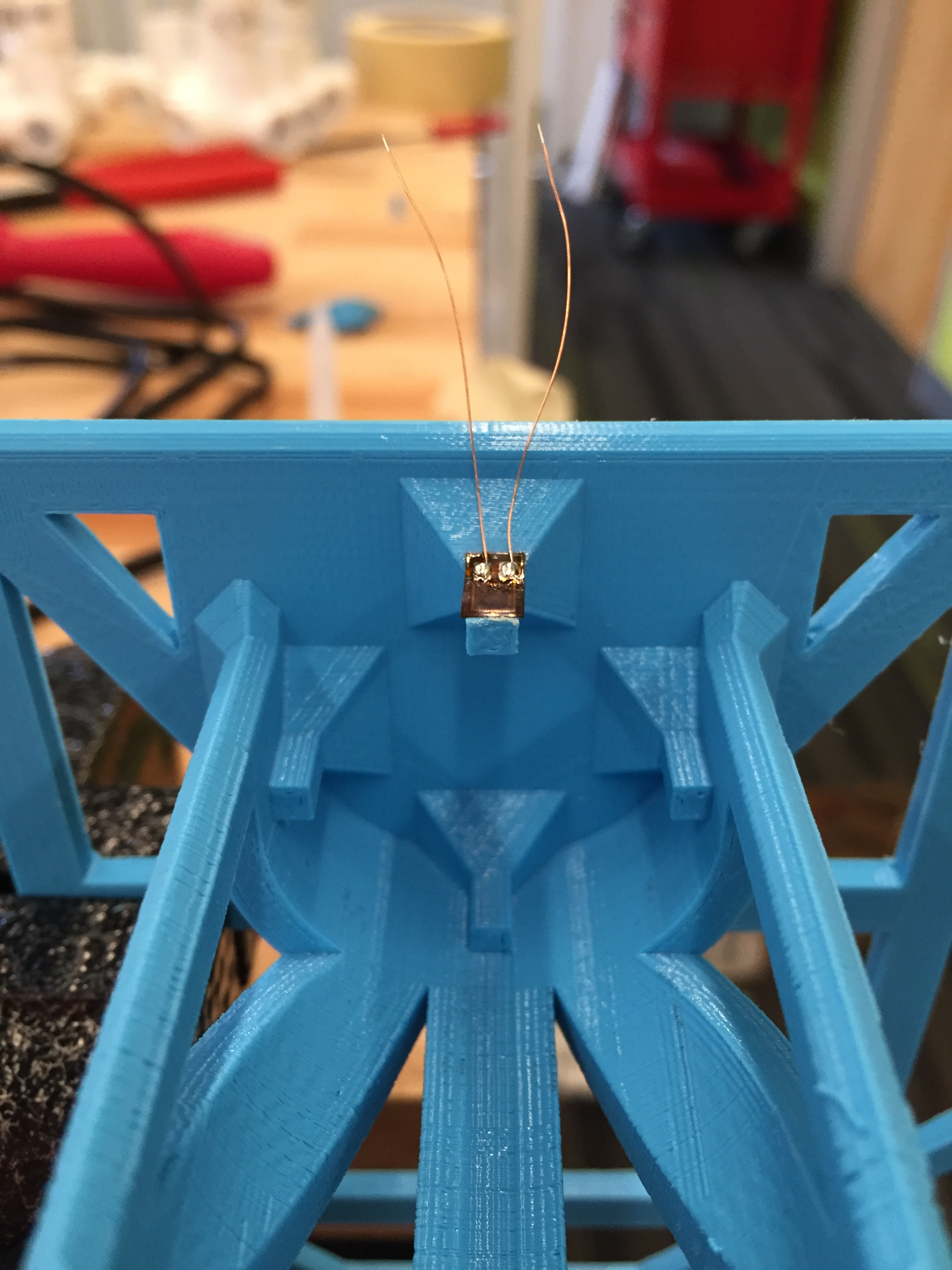 Strain gauge on frame